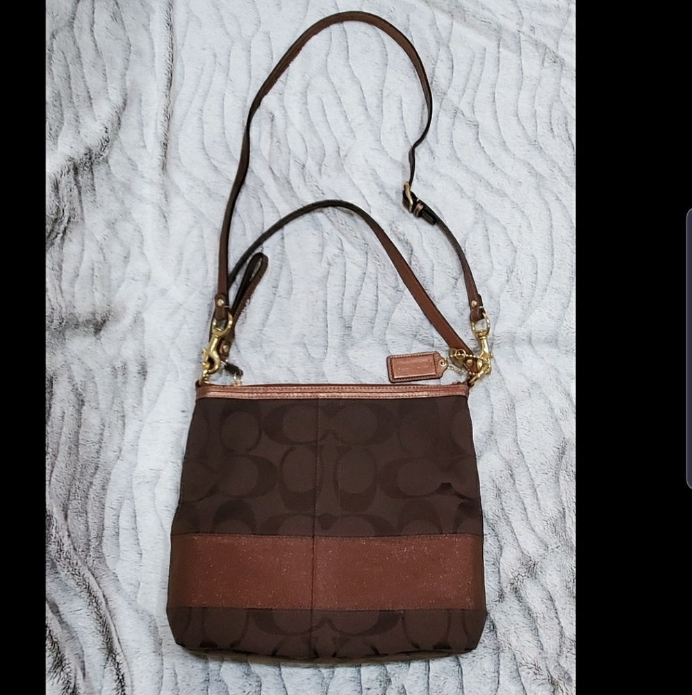 AUTHENTIC COACH DK. BROWN JACQUARD SWINGBACK PURSE